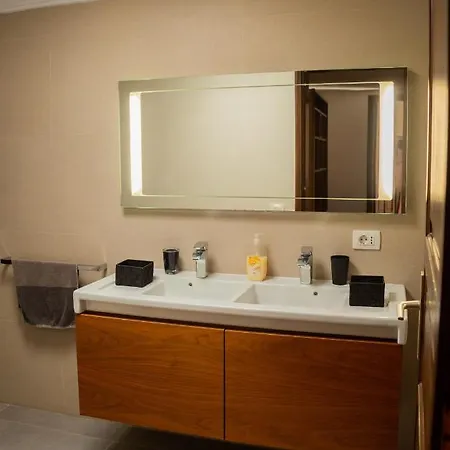 فيلة Piscine Jacuzzi بويرتو ذيل كارمين
