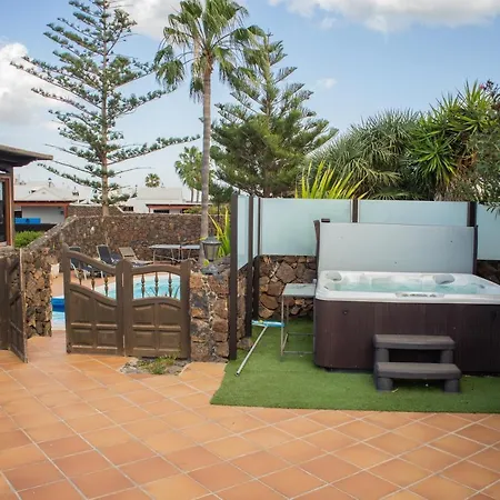 Piscine Jacuzzi فيلة بويرتو ذيل كارمين