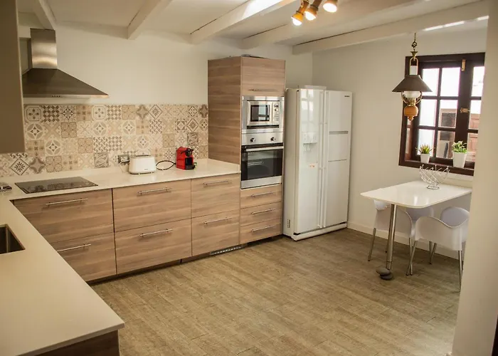 Piscine Jacuzzi بويرتو ذيل كارمين