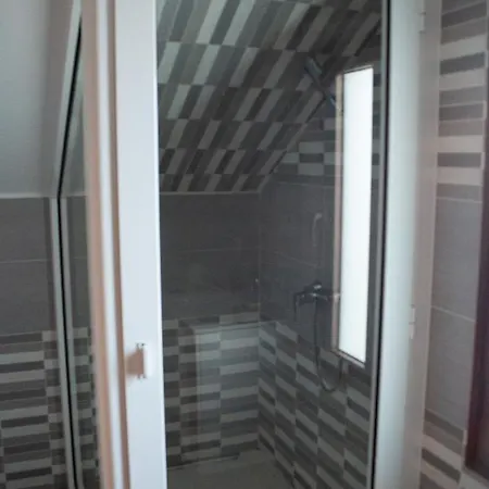 Piscine Jacuzzi Villa *