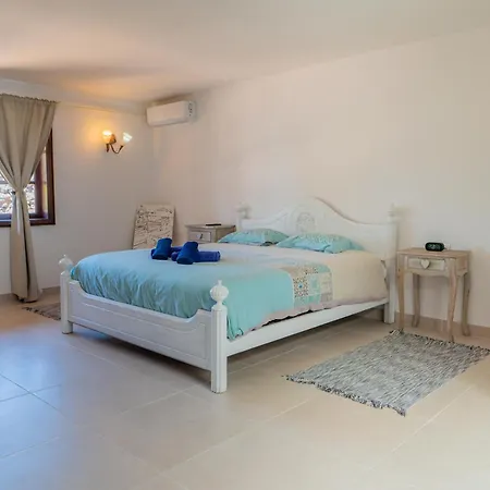 Piscine Jacuzzi Villa *